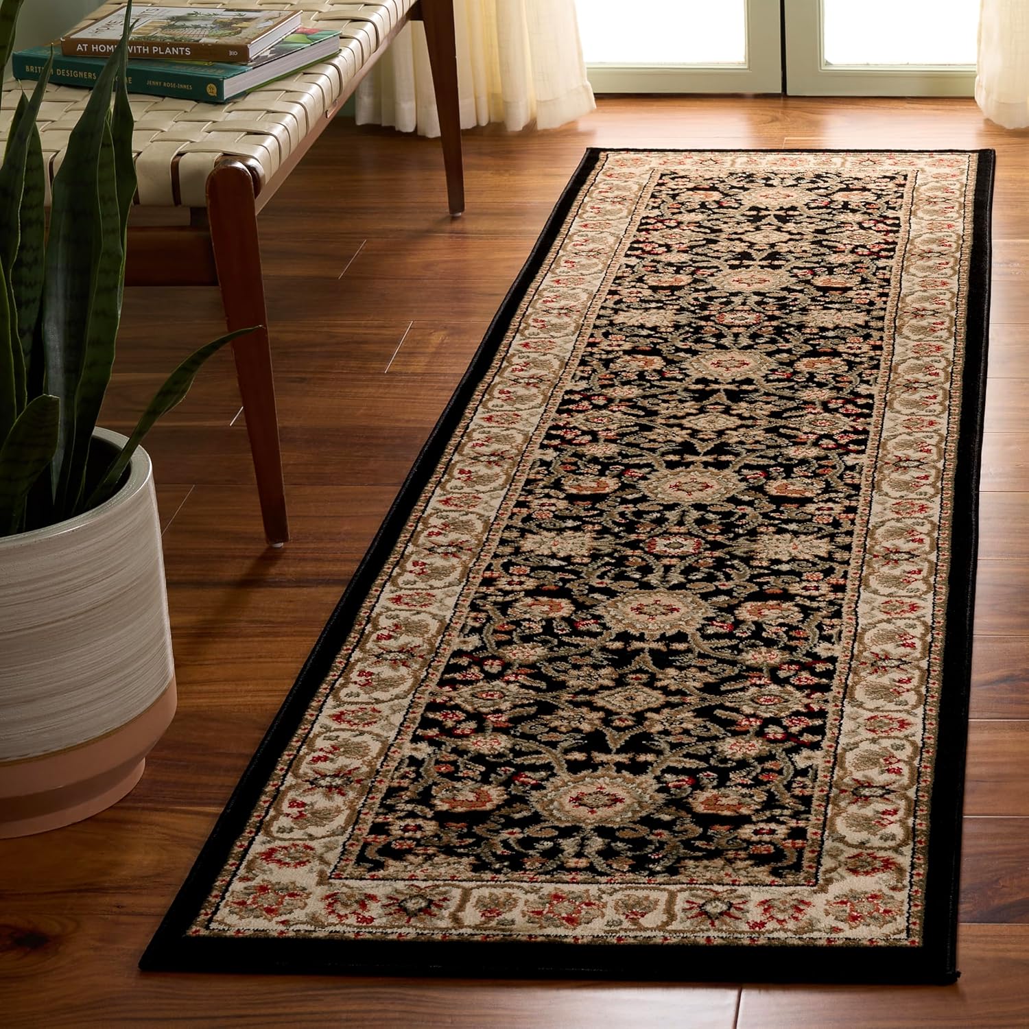 SAFAVIEH Lyndhurst Collection Area Rug - 8' x 10', Beige & Ivory, Traditional Oriental Design, Non-Shedding & Easy Care, Ideal for High Traffic Areas in Living Room, Bedroom (LNH212D)