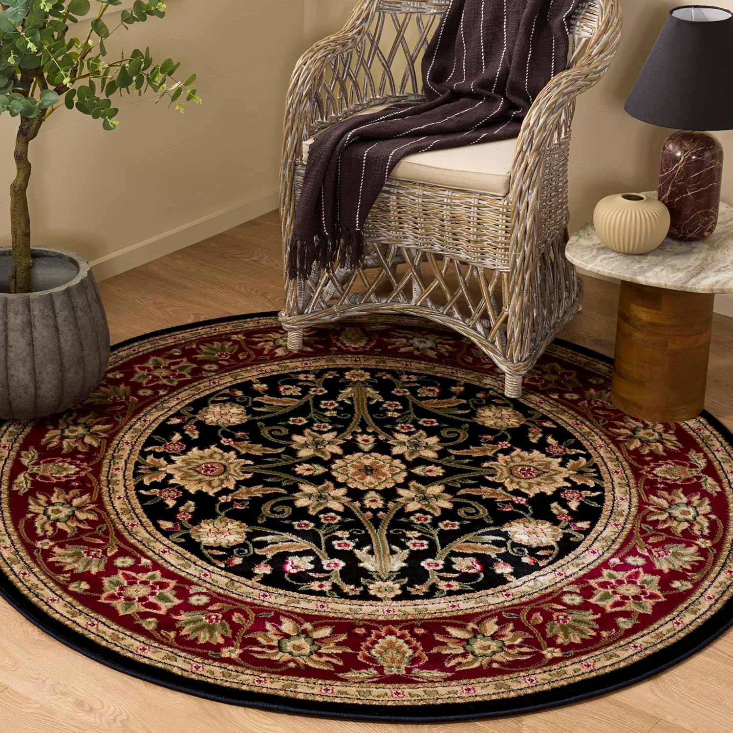SAFAVIEH Lyndhurst Collection Area Rug - 8' x 10', Beige & Ivory, Traditional Oriental Design, Non-Shedding & Easy Care, Ideal for High Traffic Areas in Living Room, Bedroom (LNH212D)