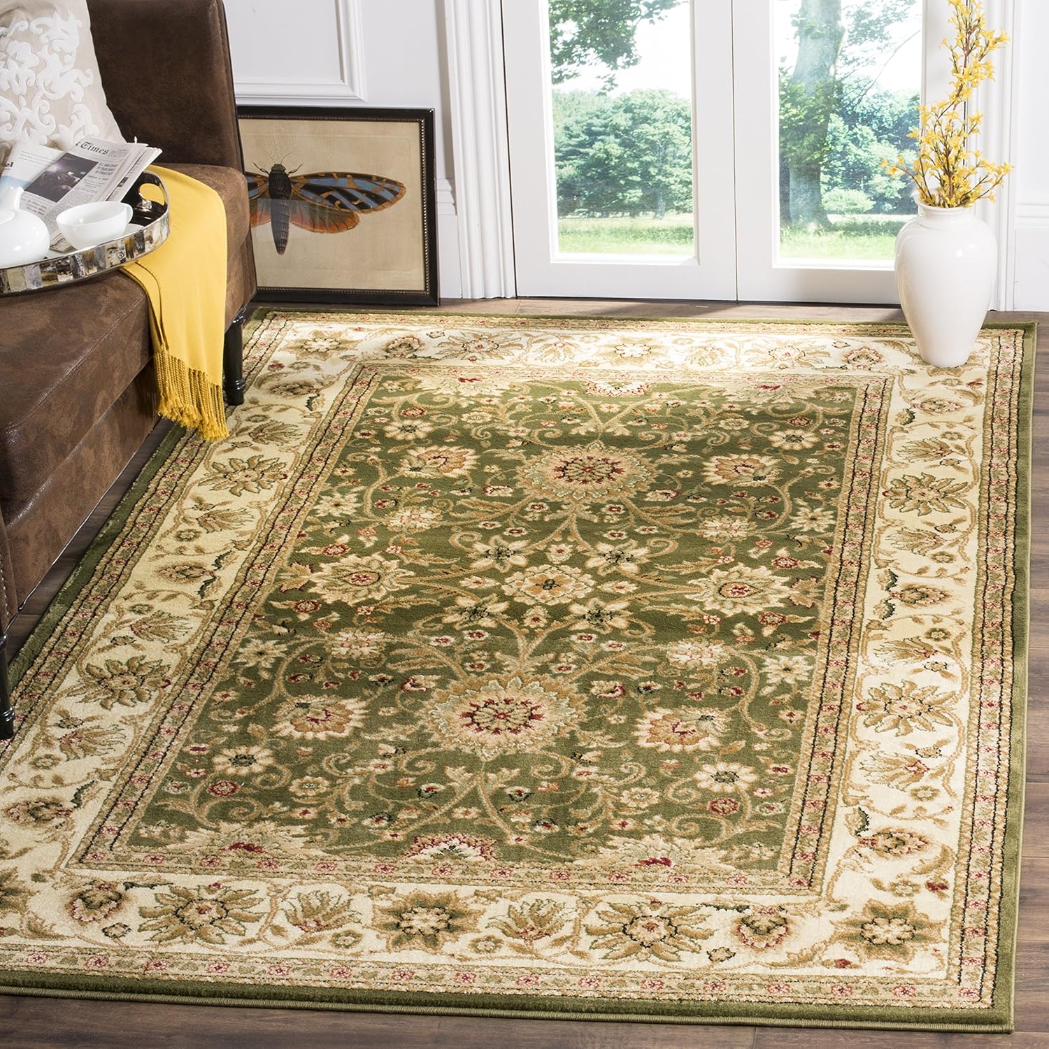 SAFAVIEH Lyndhurst Collection Area Rug - 8' x 10', Beige & Ivory, Traditional Oriental Design, Non-Shedding & Easy Care, Ideal for High Traffic Areas in Living Room, Bedroom (LNH212D)