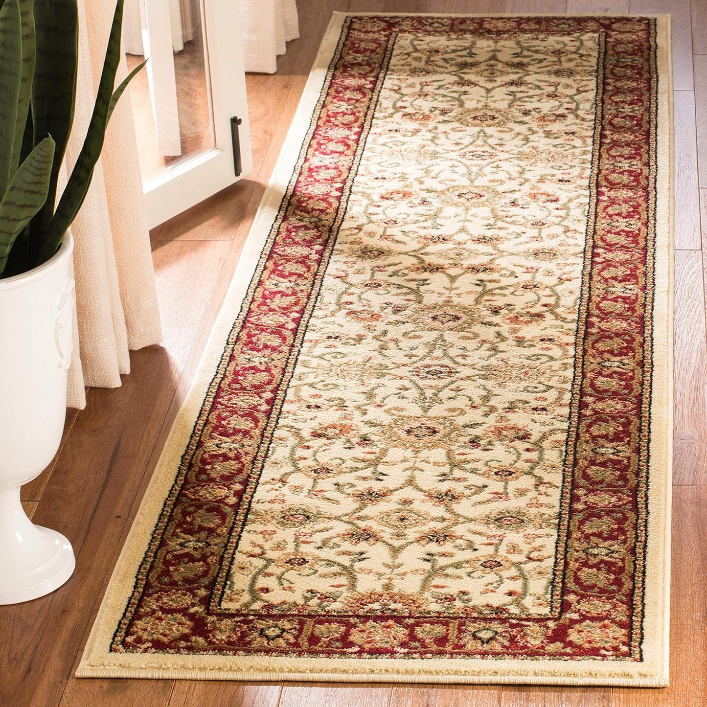 SAFAVIEH Lyndhurst Collection Area Rug - 9' x 12', Beige & Ivory, Traditional Oriental Design, Non-Shedding & Easy Care, Ideal for High Traffic Areas in Living Room, Bedroom (LNH212D)
