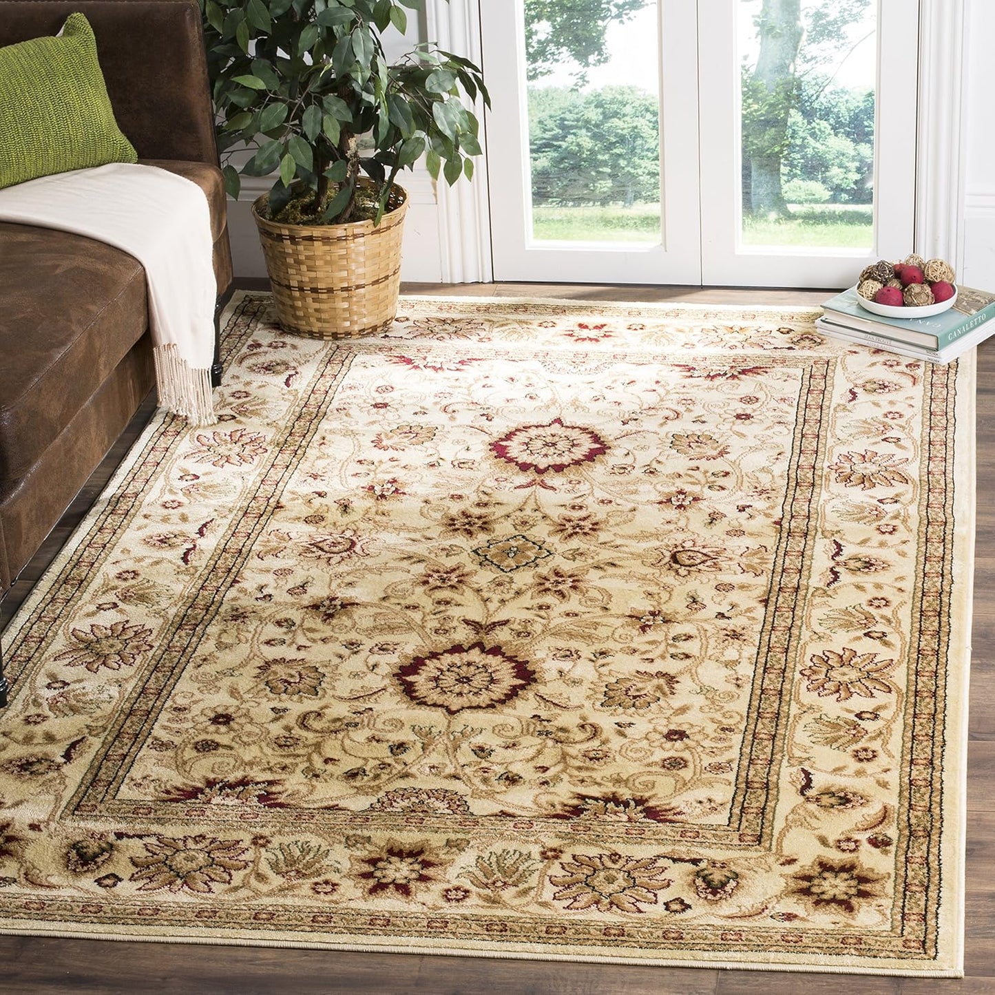 SAFAVIEH Lyndhurst Collection Area Rug - 9' x 12', Beige & Ivory, Traditional Oriental Design, Non-Shedding & Easy Care, Ideal for High Traffic Areas in Living Room, Bedroom (LNH212D)