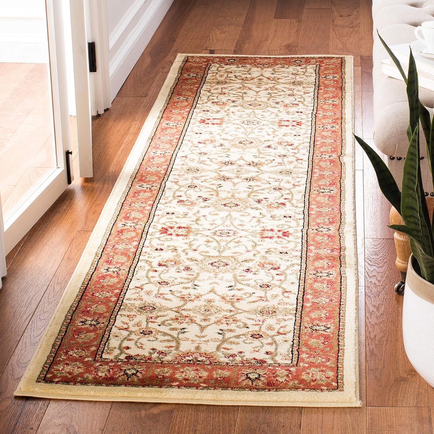 SAFAVIEH Lyndhurst Collection Area Rug - 9' x 12', Beige & Ivory, Traditional Oriental Design, Non-Shedding & Easy Care, Ideal for High Traffic Areas in Living Room, Bedroom (LNH212D)