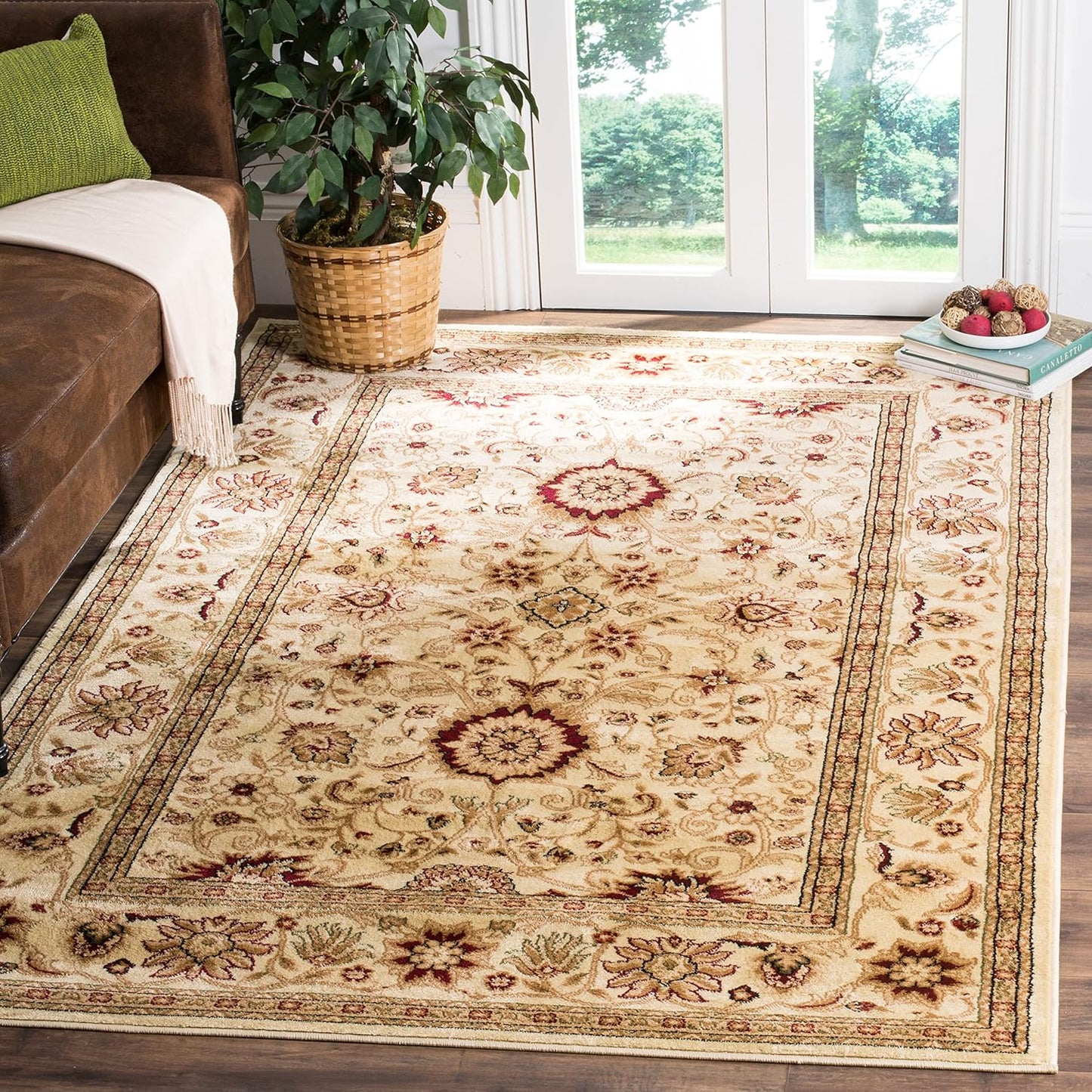 SAFAVIEH Lyndhurst Collection Area Rug - 9' x 12', Beige & Ivory, Traditional Oriental Design, Non-Shedding & Easy Care, Ideal for High Traffic Areas in Living Room, Bedroom (LNH212D)