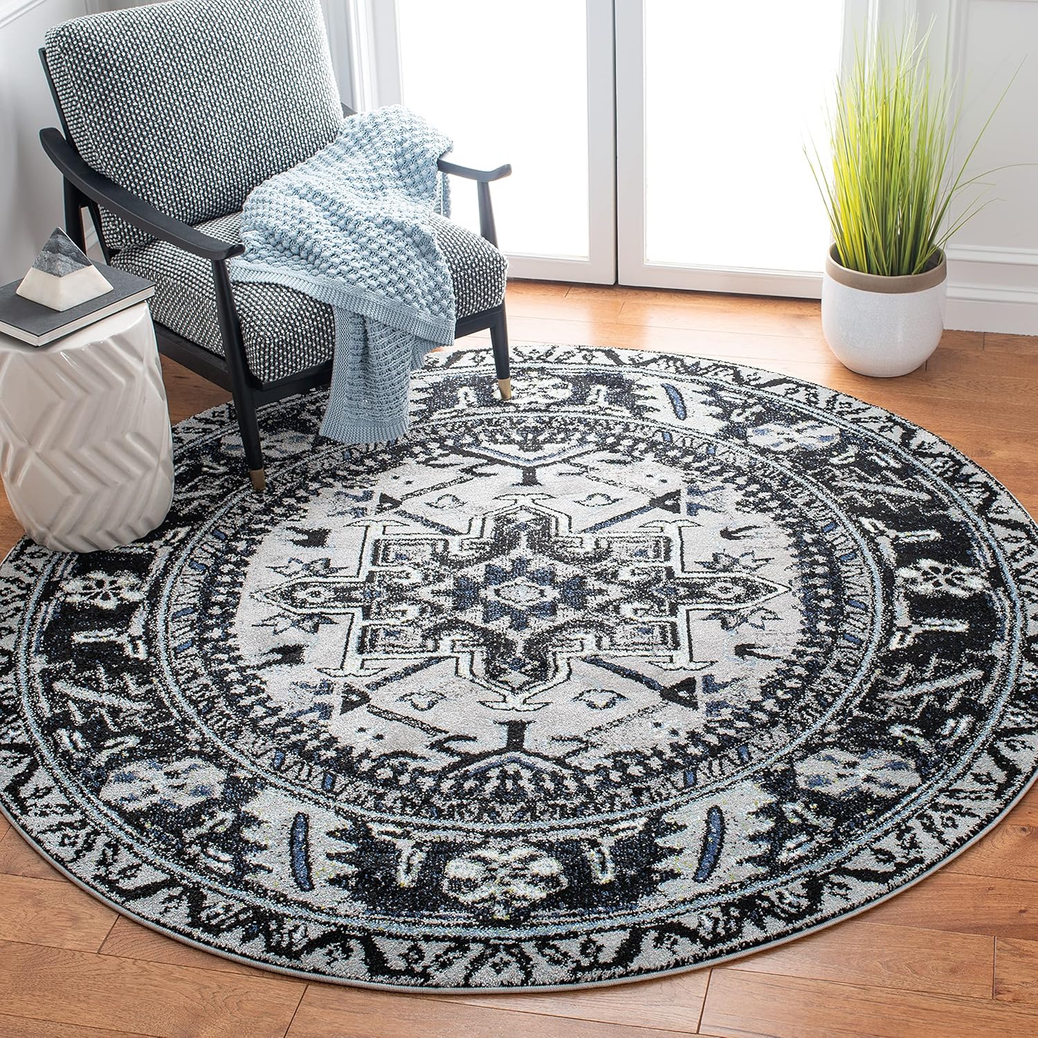 SAFAVIEH Area Rug 8x10 - Vintage Hamadan Collection - Large - Red & Multi, Traditional Persian Design, Non-Shedding & Easy to Clean, Ideal for Living Room, Bedroom, Dining Space (VTH211A)