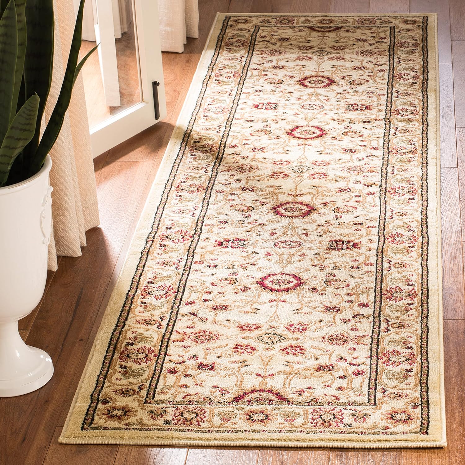 SAFAVIEH Lyndhurst Collection Area Rug - 8' x 10', Beige & Ivory, Traditional Oriental Design, Non-Shedding & Easy Care, Ideal for High Traffic Areas in Living Room, Bedroom (LNH212D)